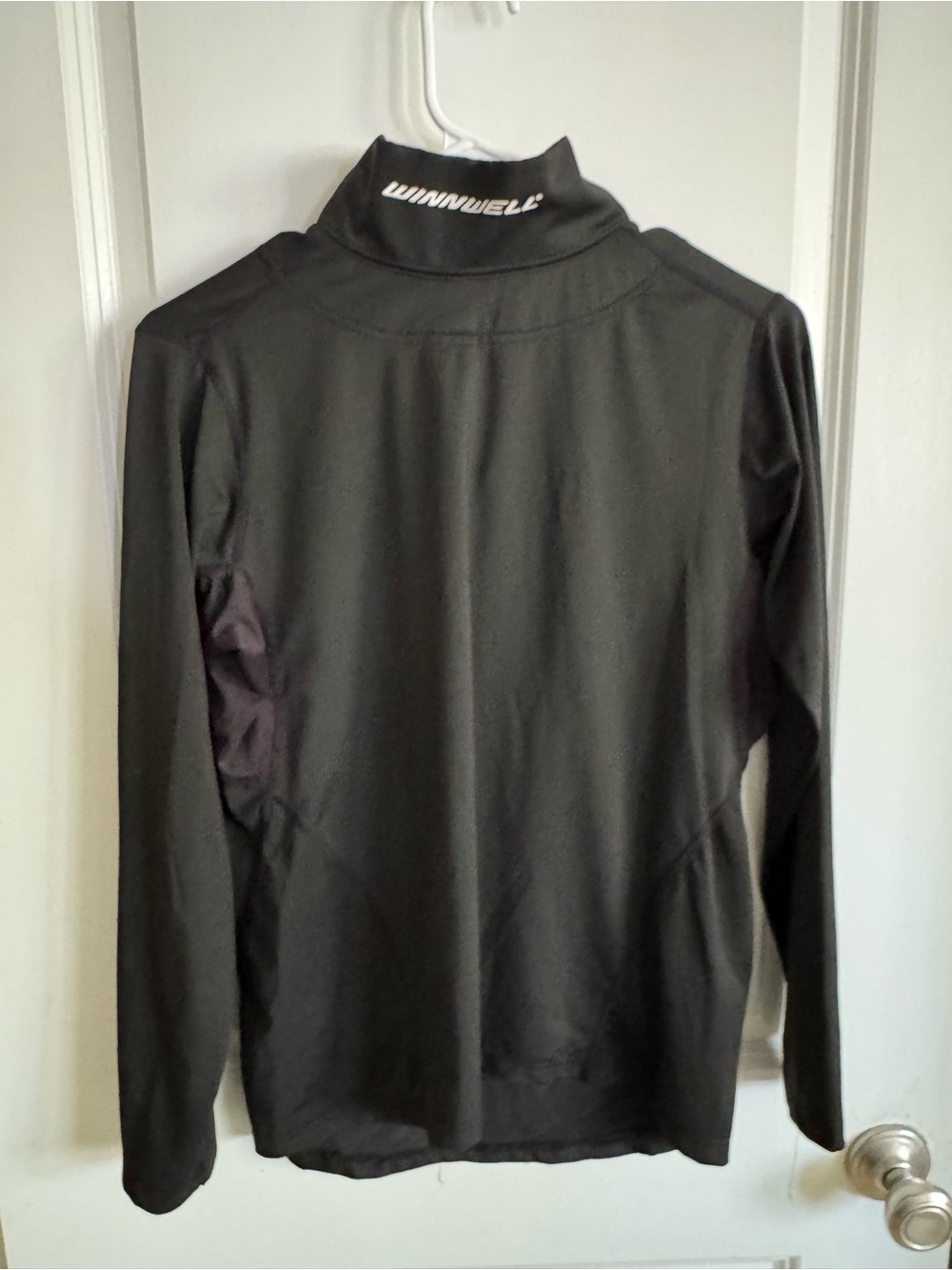 Winnell Black Long-Sleeve Performance Top with Neck Guard (ice hockey) Youth XL